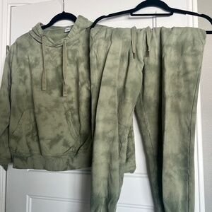 Old Navy Green Tie-Dye Hoodie & Jogger Set – Size M